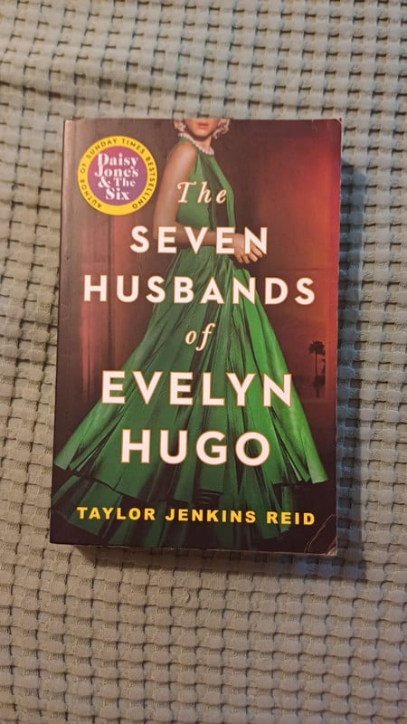 The Seven Husbands of Evelyn Hugo, lingua inglese