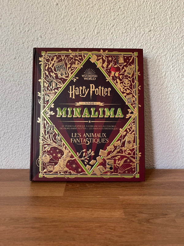 Livre Harry Potter "La magie de Minalima"