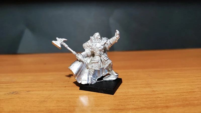 Empire -armoured  Valten on foot