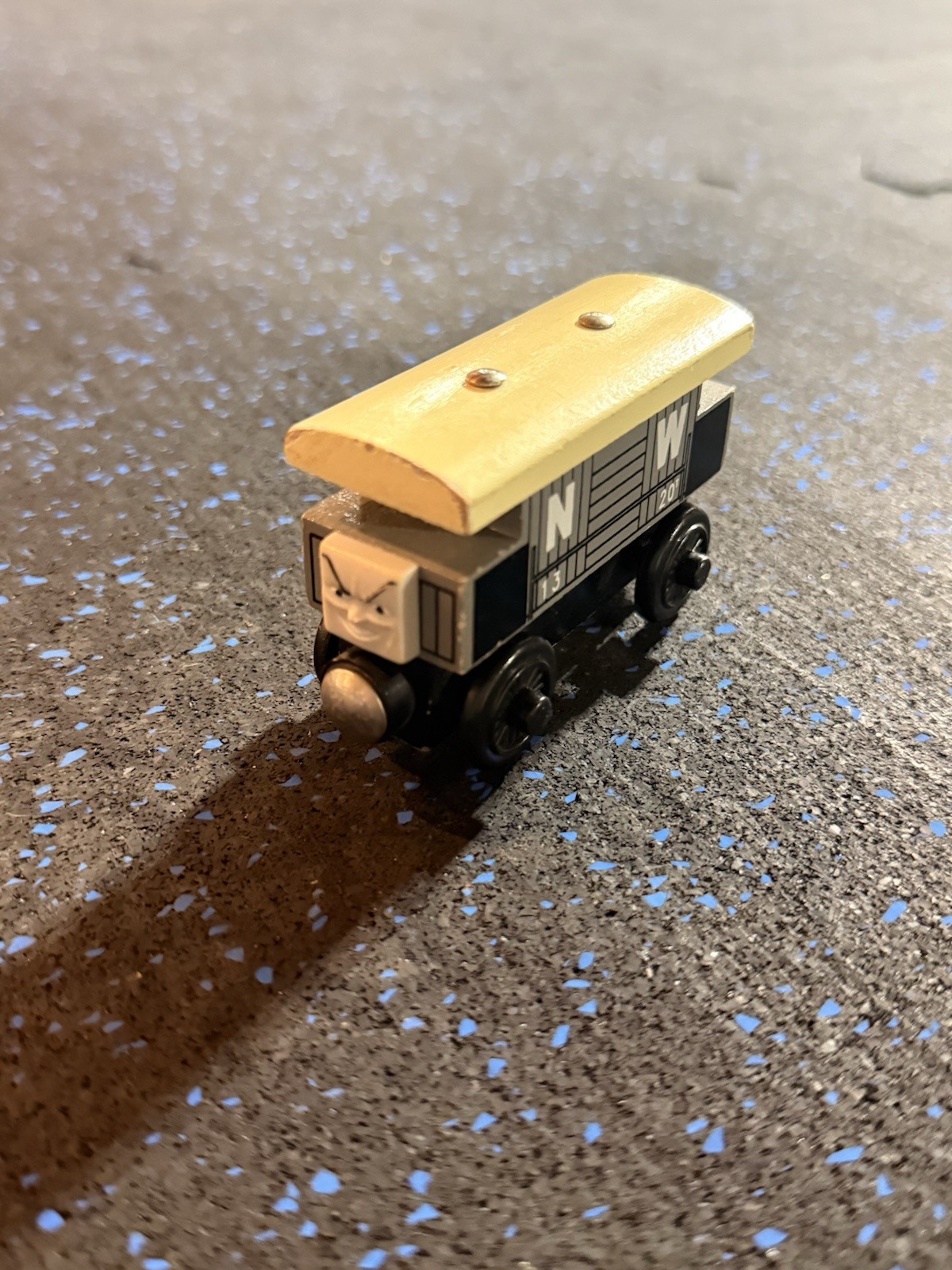 Trenino in legno Thomas & Friends nuovo con etichette Brakevan 2000 Britt Allcroft serbatoio motore