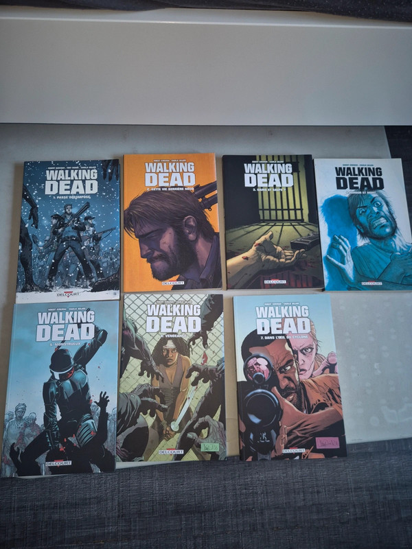 BD The walking dead , Robert kirkman , 1 à 7