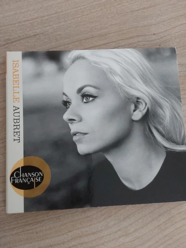 CD de Isabelle Aubret "Plus belles chansons " Très bon état.