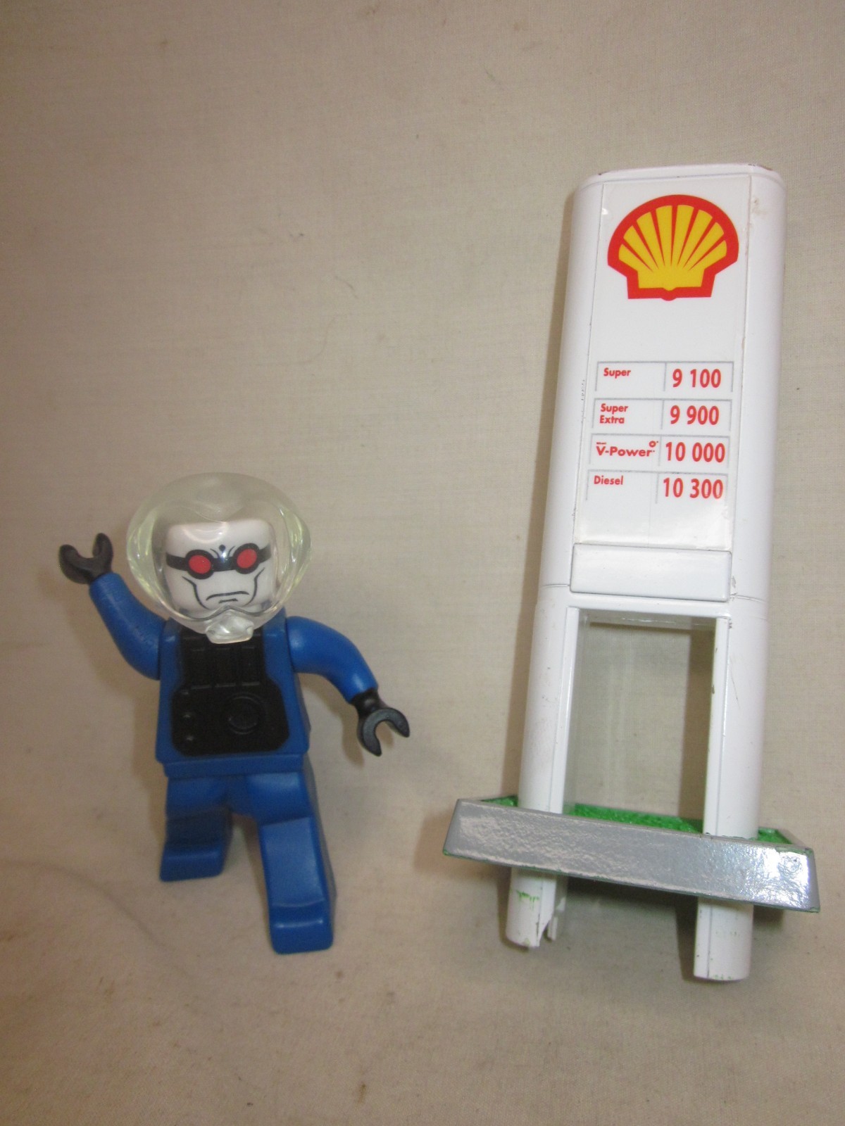 giocattolo shell stazione di servizio benzina prezzo esposizione e mcd's signor Freeze Lego personaggi giocattoli