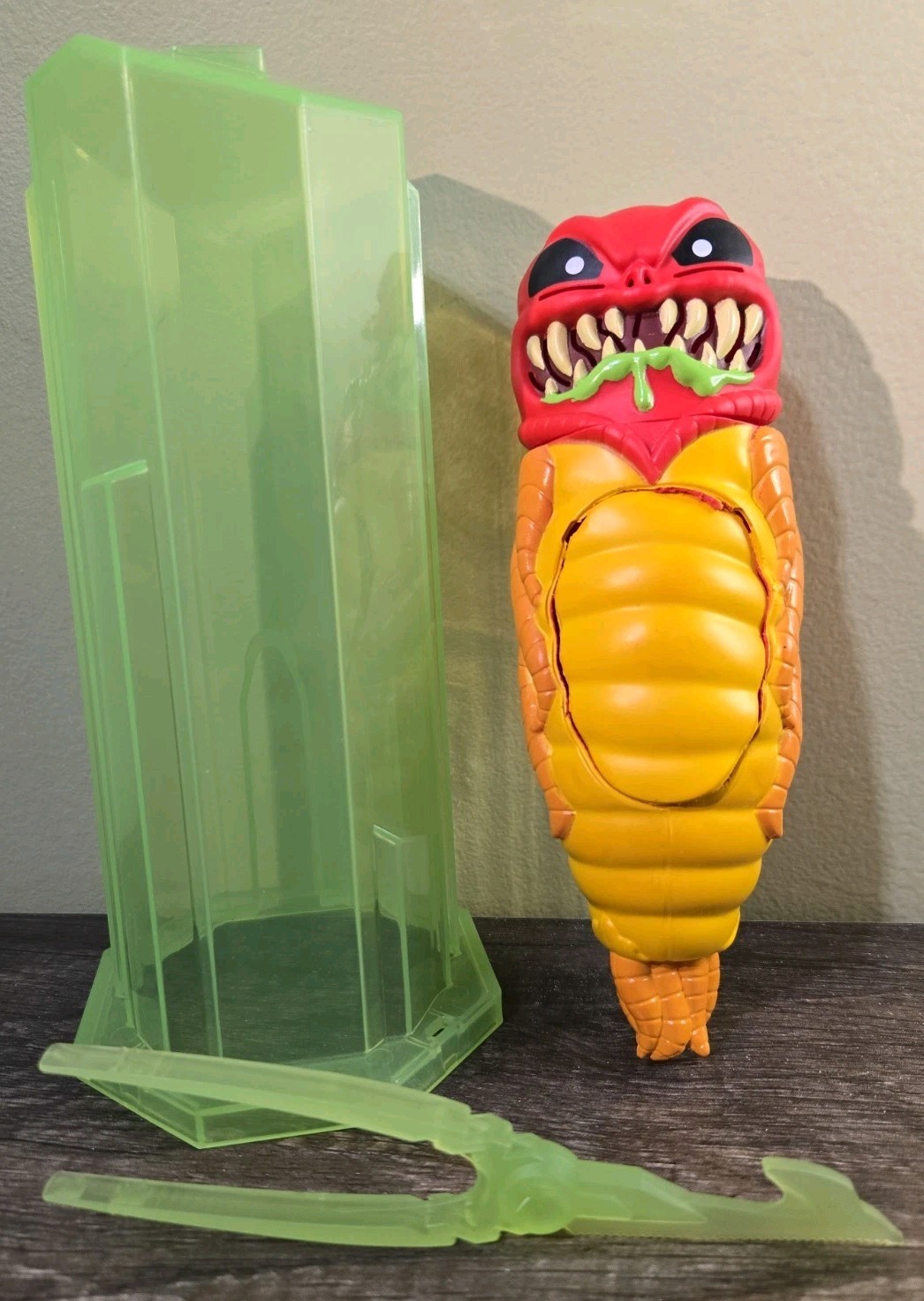 Treasure X Aliens Figura Rossa. 
