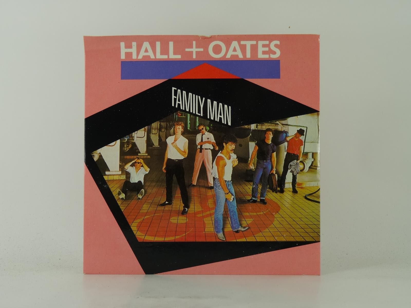 HALL + OATES FAMILY MAN (1) (29) 2 Track 7" Single plus Picture Sleeve RCA RECOR