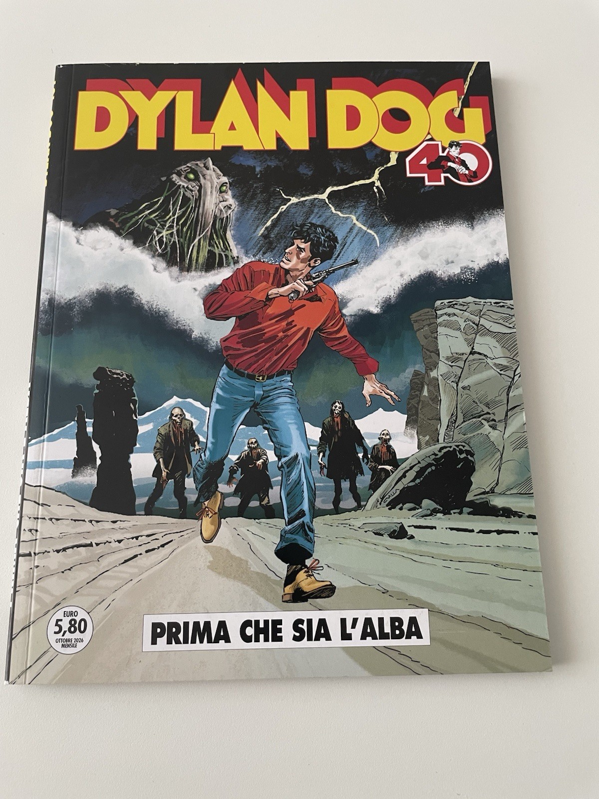 Dylan Dog "Prima che sia l'alba" 40° anniversario copertina Villa 