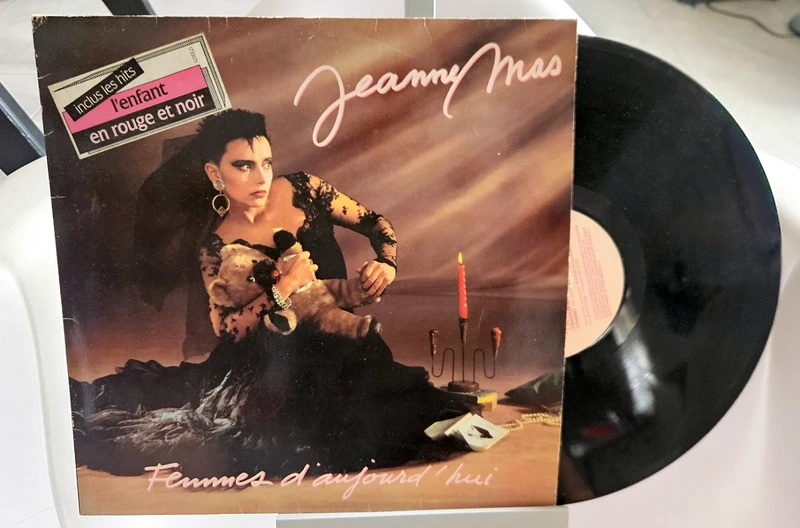 33T - Jeanne MAS – Femmes D'aujourd'hui (Sticker)