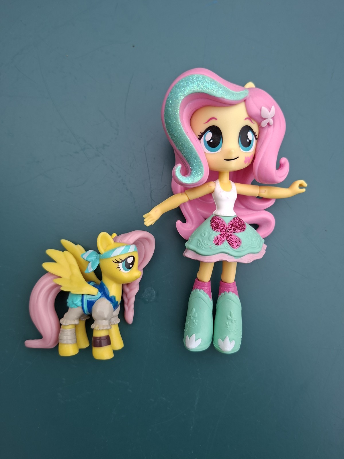 G4 MLP Equestria Girls Minis Elements Of Friendship bambola glitter + piccola figura.