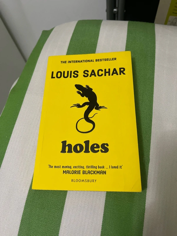 Holes - Louis Sachar