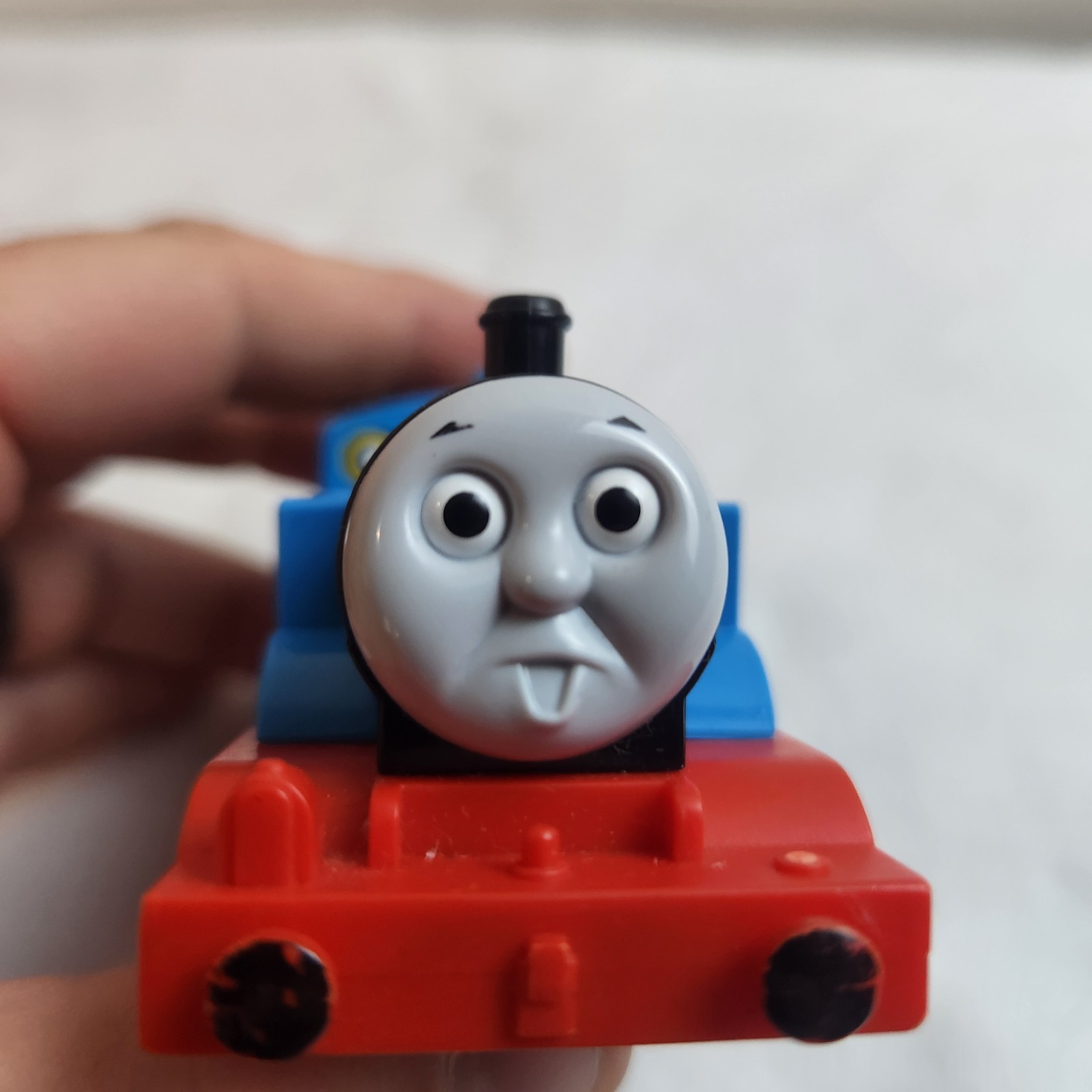 Tomy Thomas 2002 Plarail Sorpreso Thomas con tavola da corsa rossa