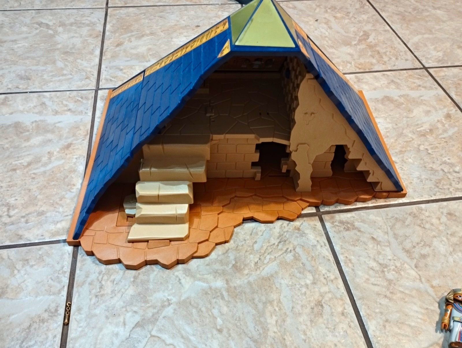 PLAYMOBIL Egyptian Pyramid Playset nearly complete 