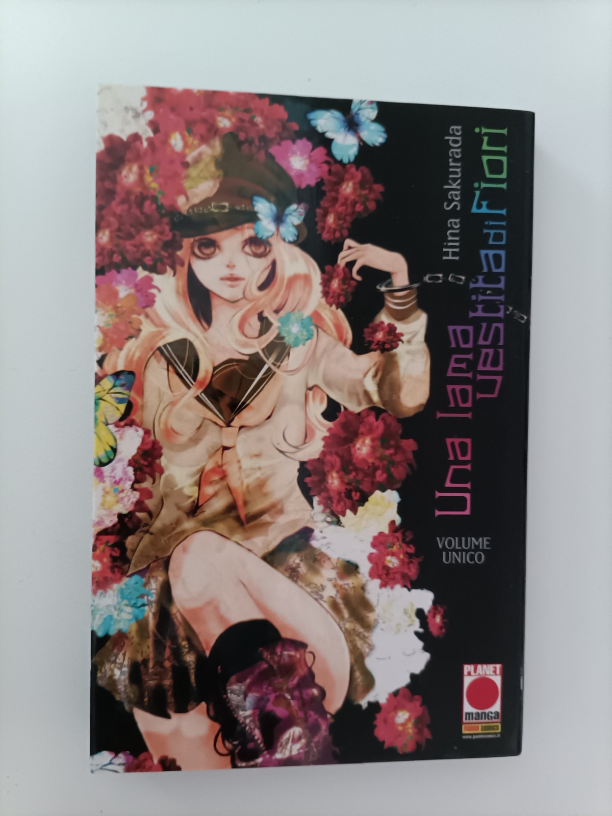 UNA LAMA VESTITA DI FIORI HINA SAKURADA PLANET MANGA VOLUME UNICO C NUOVO 026