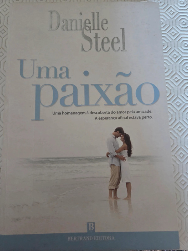 Livro Uma Paixão  - Danielle Steel