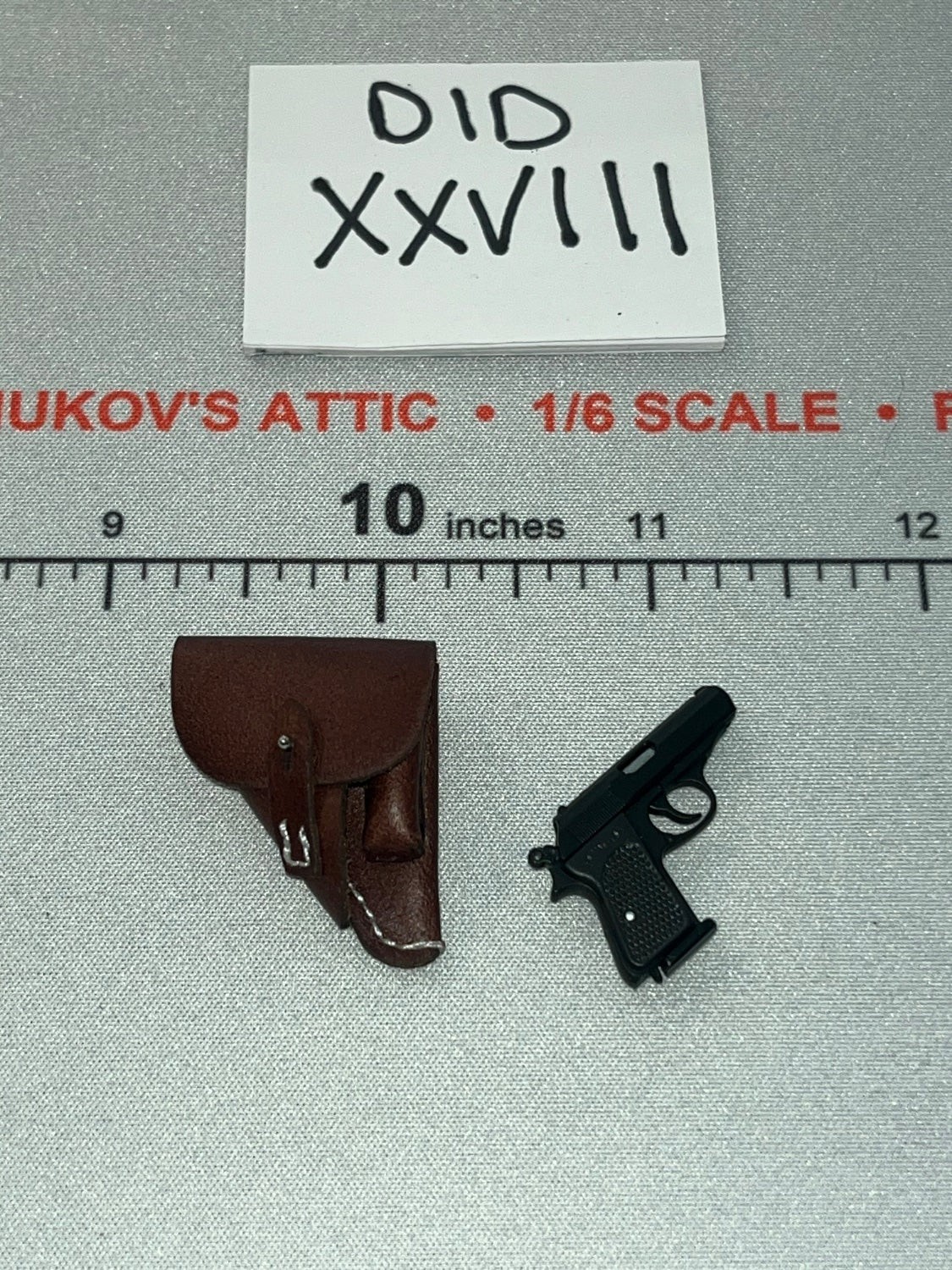 Pistola tedesca scala 1/6 seconda guerra mondiale con fondina - ufficiale Wehrmacht - Otto Remer