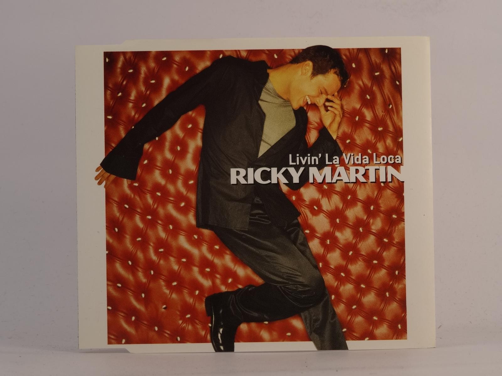 RICKY MARTIN LIVIN' LA VIDA LOCA (J90) 3 Track CD Single including Picture Sleev