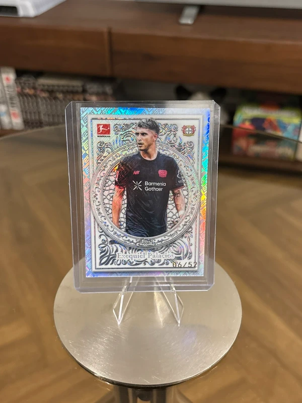Exequiel Palacios Topps Chrome Bundesliga – Bayer Leverkusen nummerierte Parallel /52