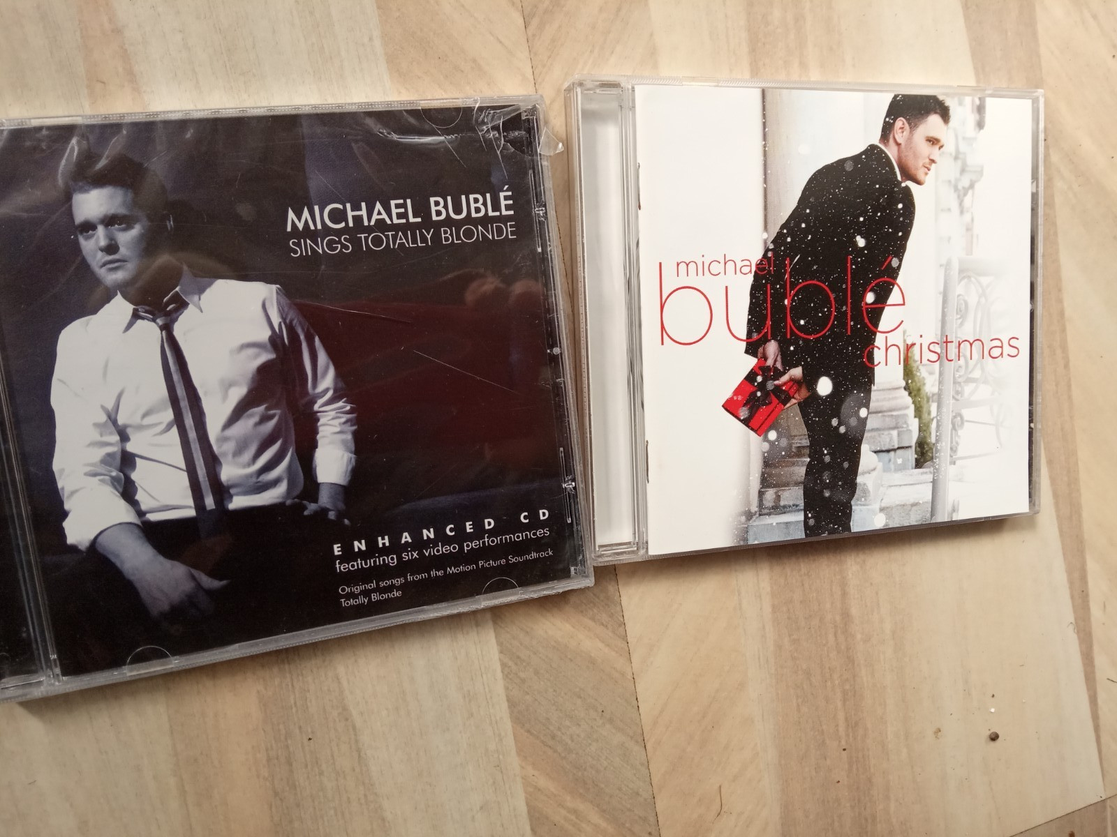 ME & MRS JONES/Peroxide swing  -Michael Buble  -Feliz Navidad  / White Christmas