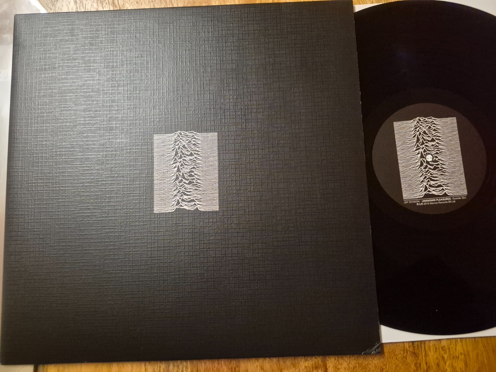 Joy Division – Unknown Pleasures 2015 Factory FACT 10 180g Textured Sleeve