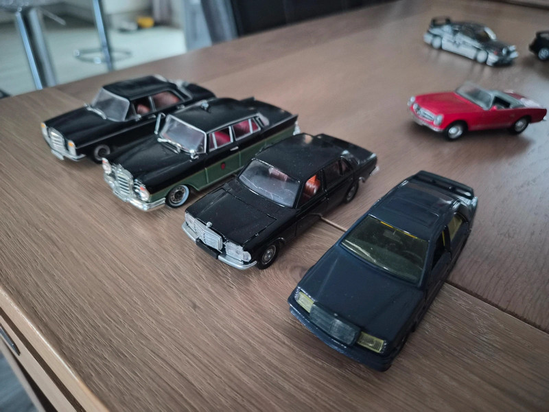 Lot miniatures Mercedes