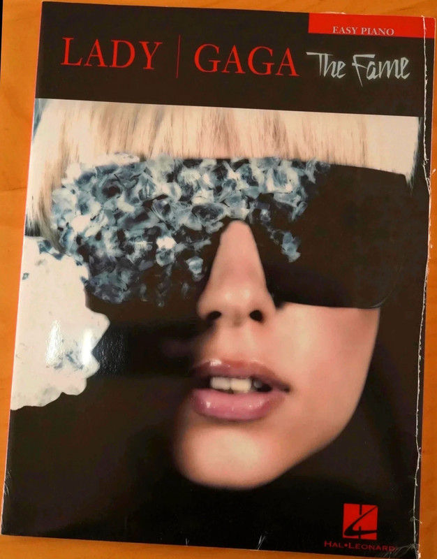 Lady Gaga The Fame (Easy Piano)