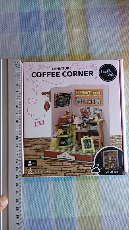 Maqueta esquina de café