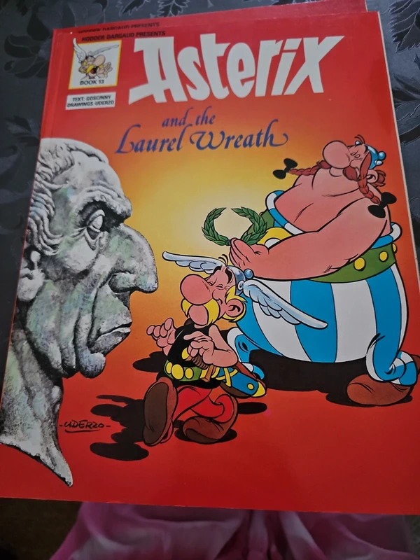 Asterix and the Laurel wreath