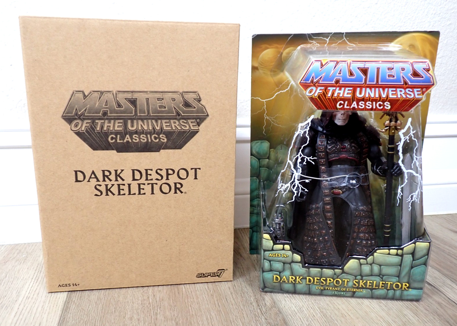 MASTERS OF THE UNIVERSE CLASSICS DARK DESPOT SKELETOR SUPER 7 PERSONAGGIO SIGILLATO