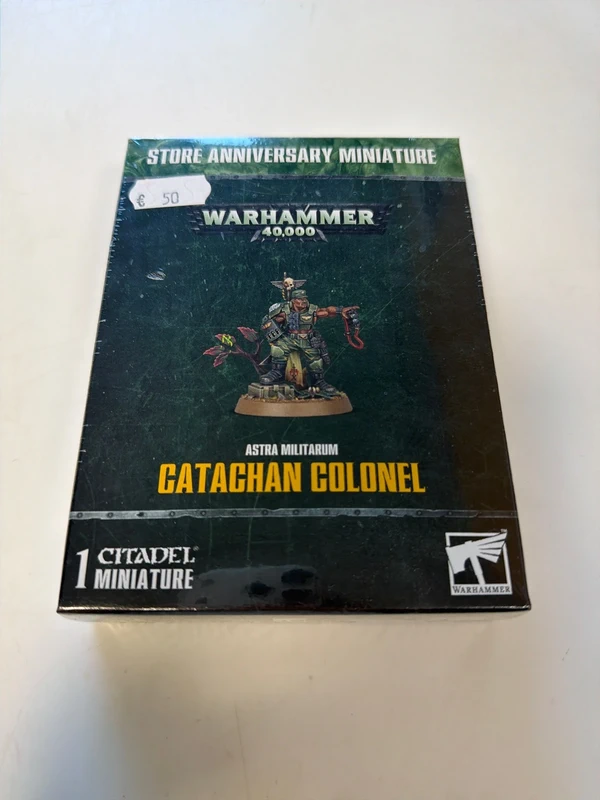 Figurine Warhammer 40,000 - Astra Militarium Carachan Colonel scellée
