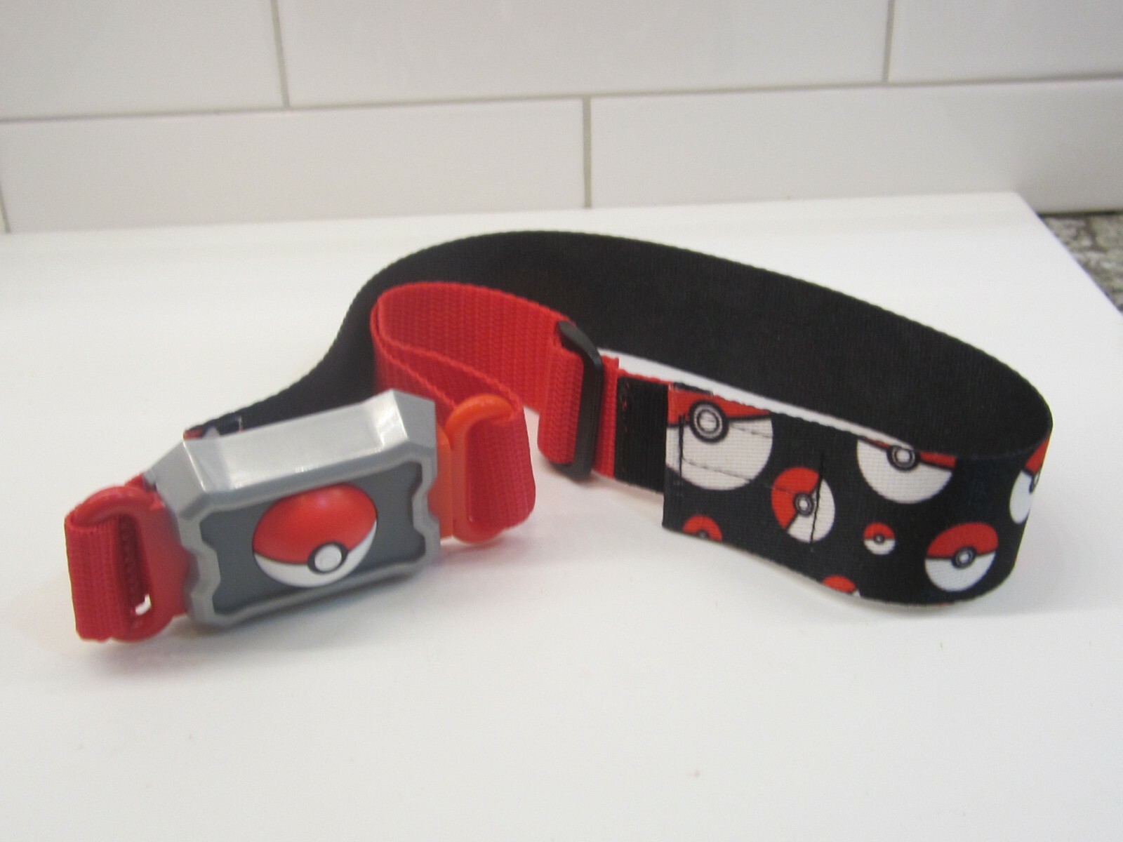 Vintage Pokemon Clip N Go Pokeball Belt Black & Red Poke Ball Nintendo Excellent