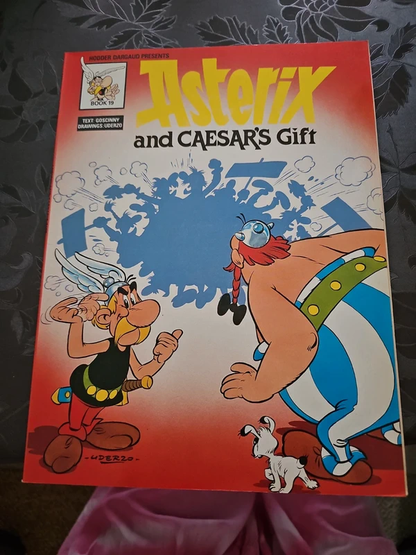 Astérisque and Caesar's gift