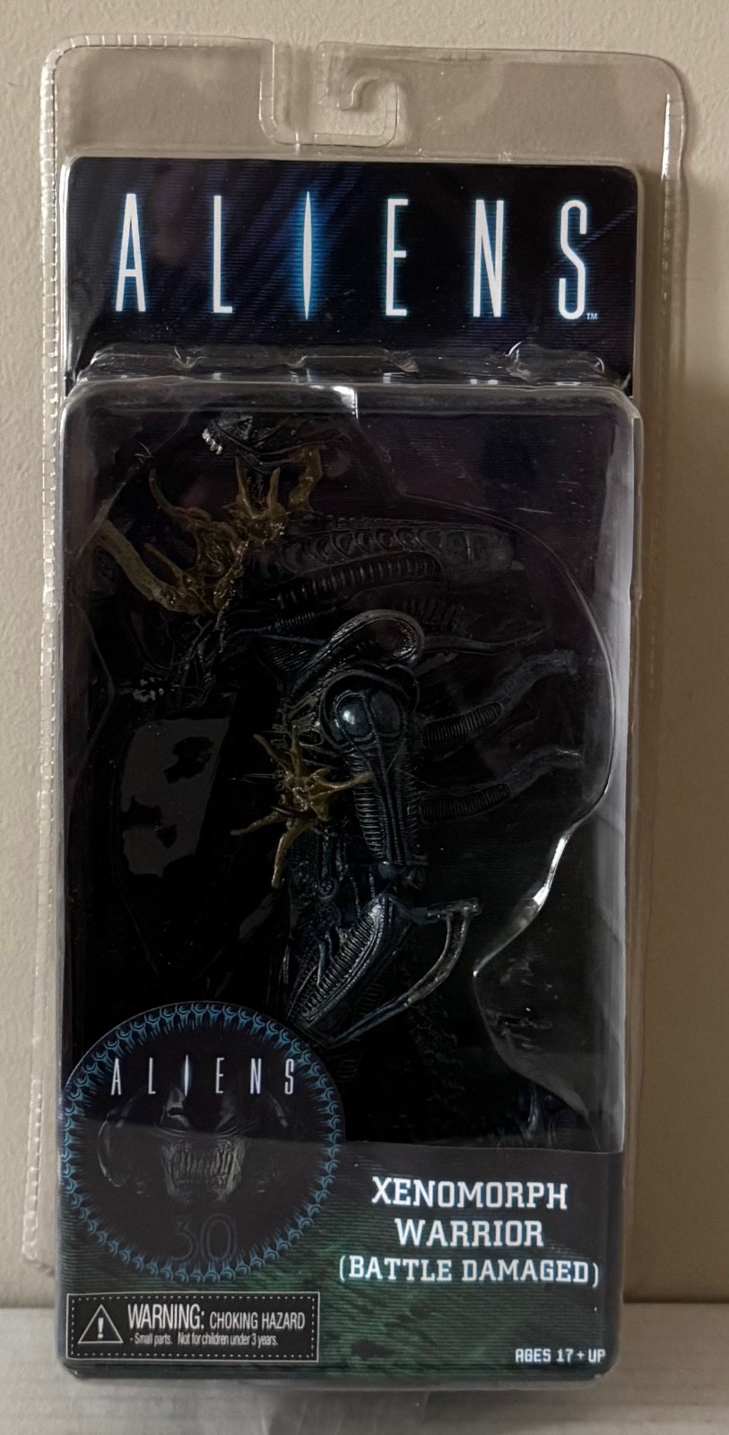 Aliens Battle Damaged Blue Xenomorph Warrior NECA 2017