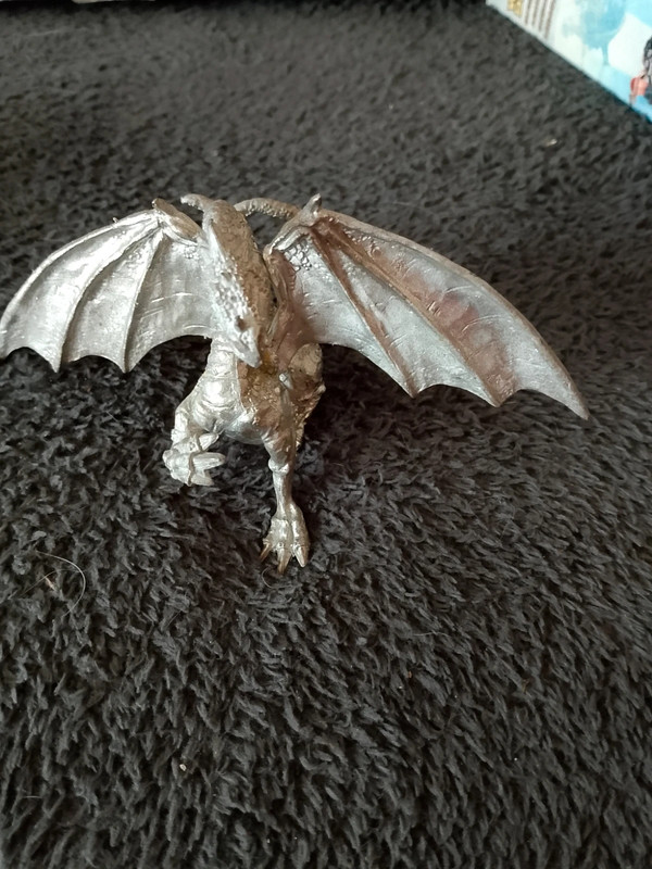 Figurine dragon games  workshop