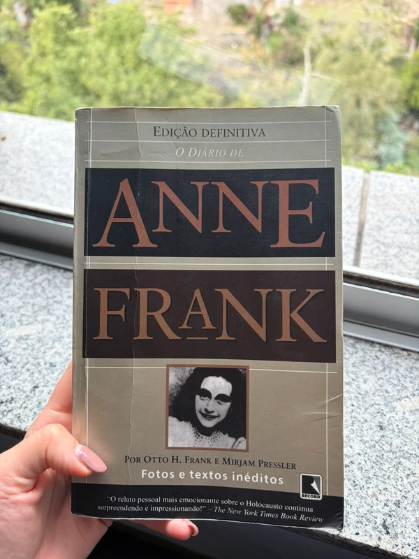 Livro “O diário de Anne Frank”