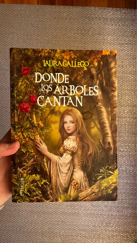 Libro “Donde los árboles cantan” de Laura Gallego
