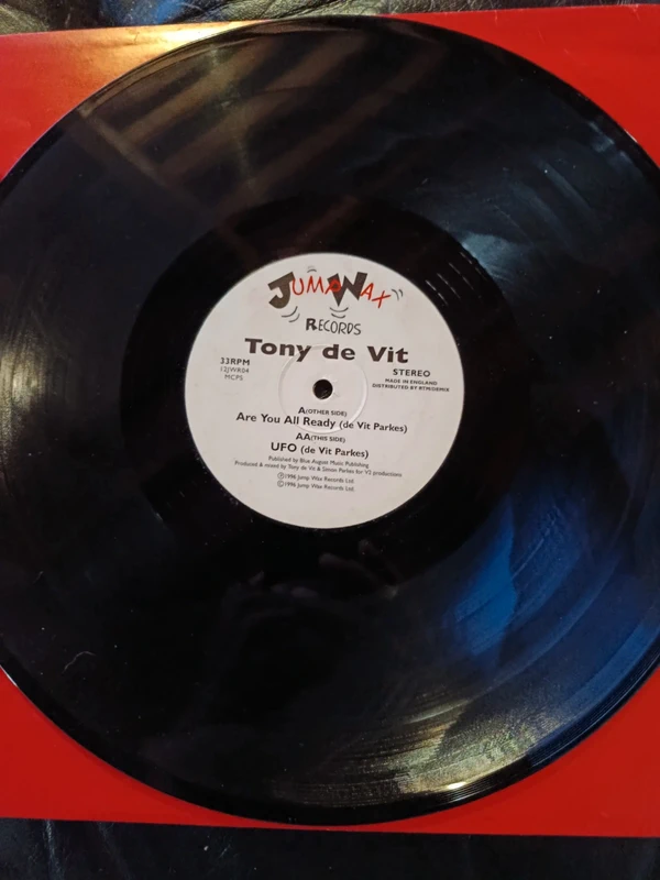 Tony de Vito Are you All ready/ UFO