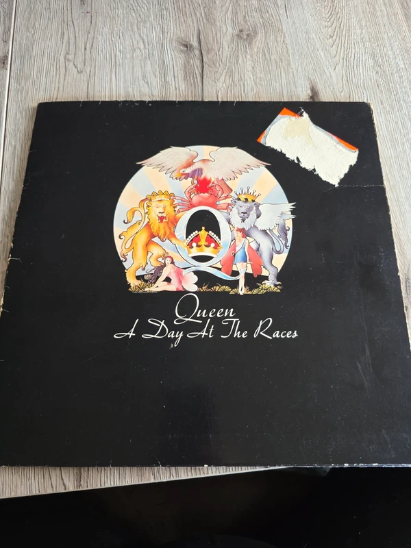 Queen - A day at the races