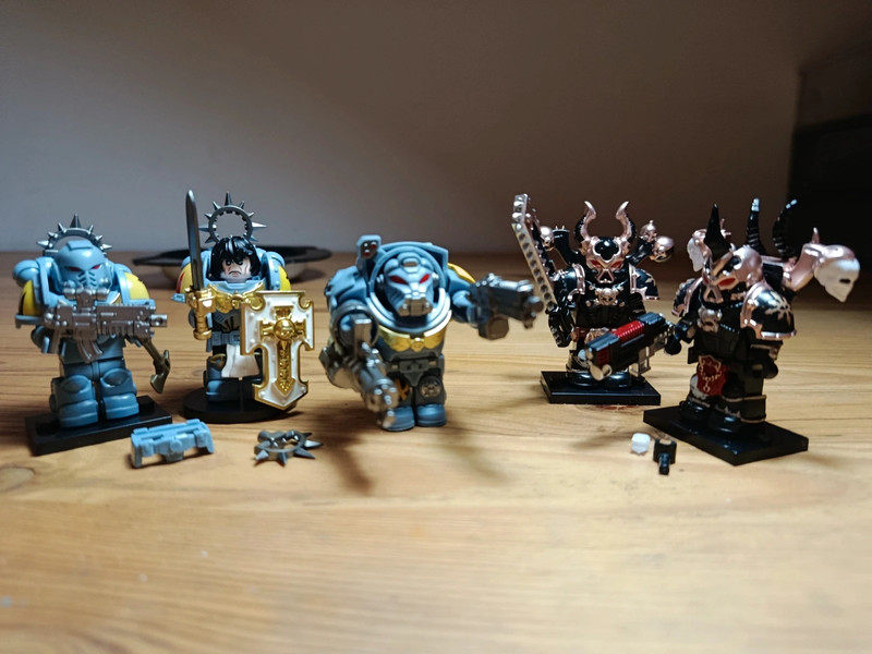 Lotto di Lego minifigures grimdark 40k