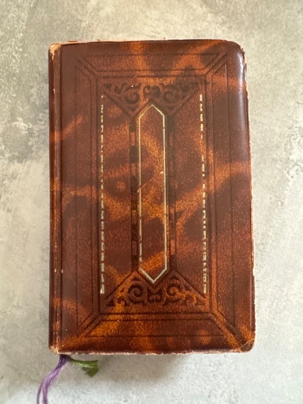 Ancien livre religieux reliure cuir marbré missel dominical antique collection
