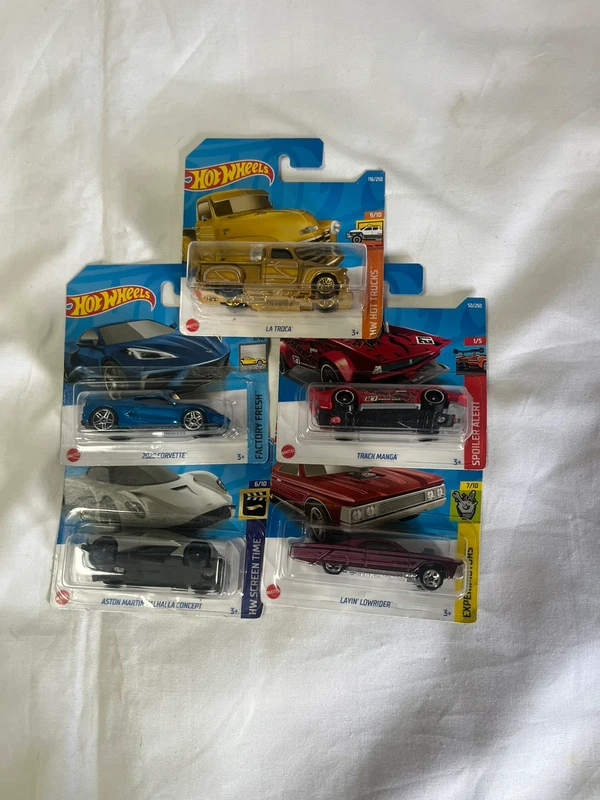 Lote cinco coches Hot Wheels