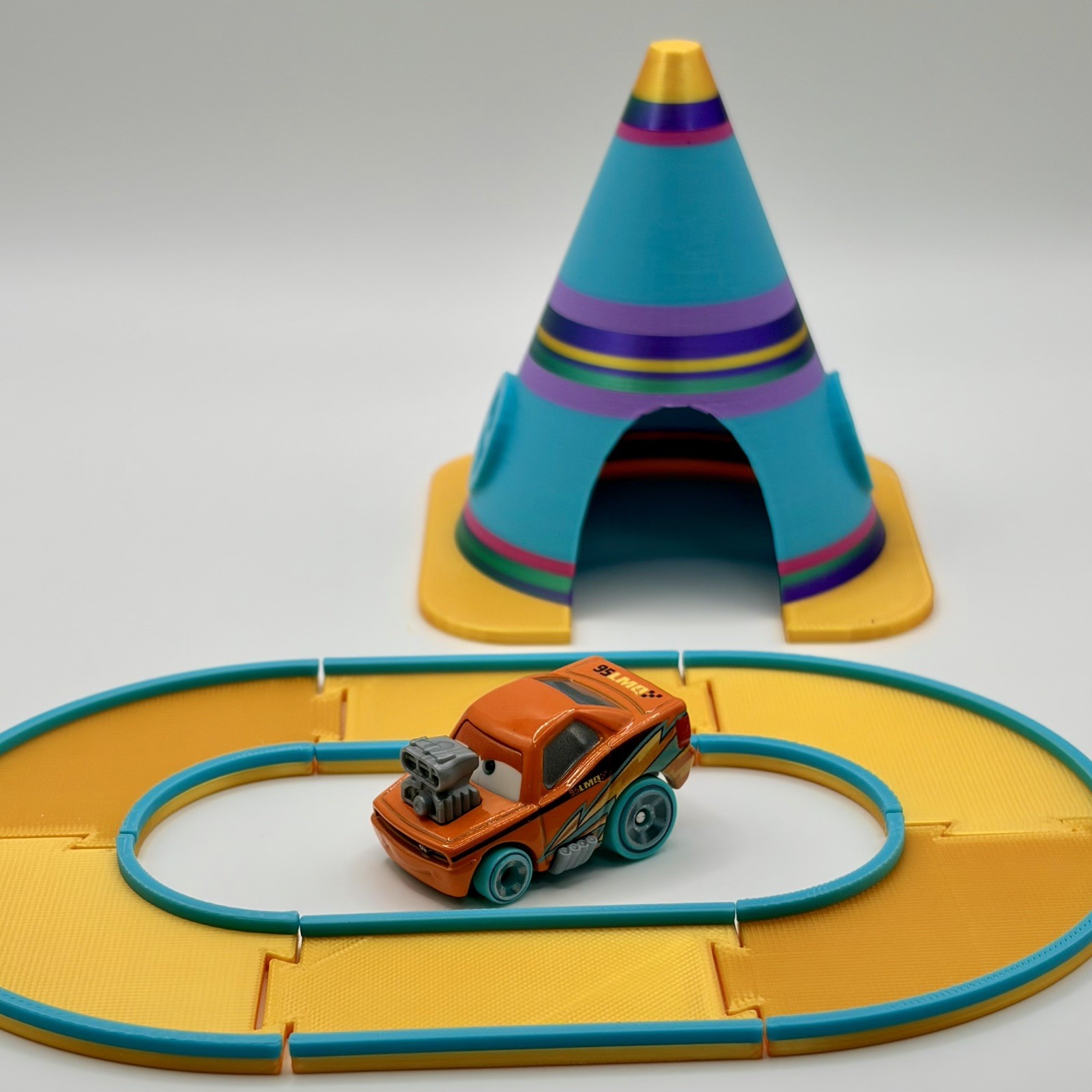 NUOVO Race to Celebrate Snot Rod Mini Racer con nascondiglio cono/anello pista celebrazione