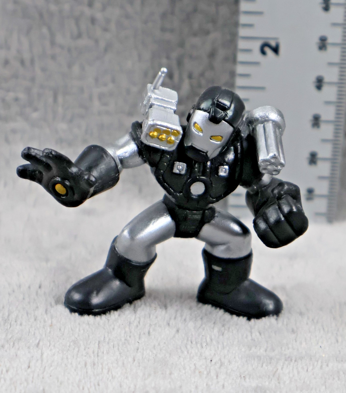 Modellino Robot Corazzato Nero Argento Plastica Fantascienza Miniatura Sciolta