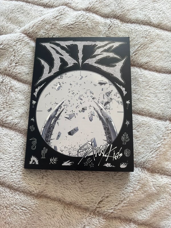 SKZ album ATE boom ver.