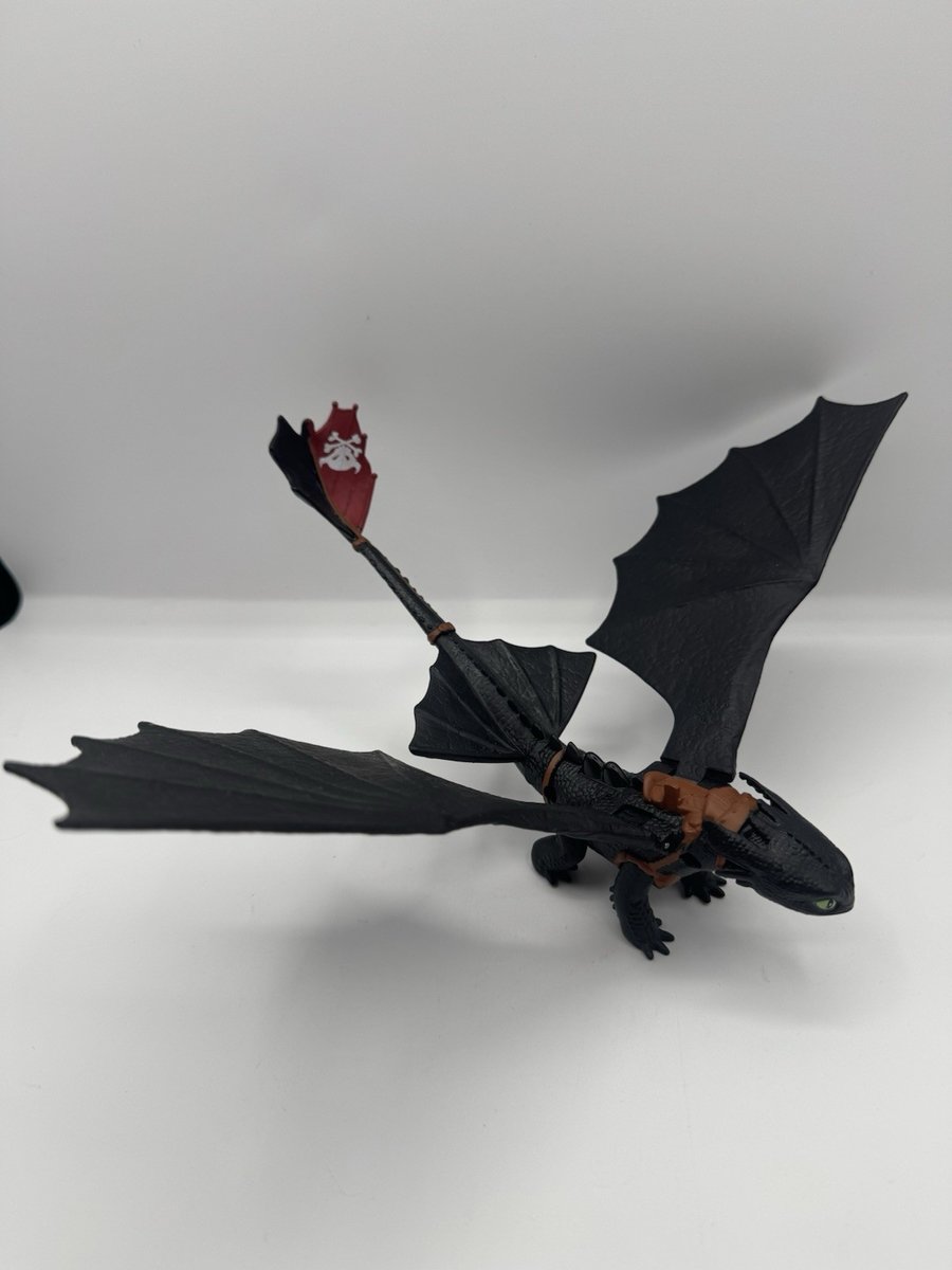 Come addestrare il tuo drago furia notturna sdentata giocattolo figura difensori di Berkline