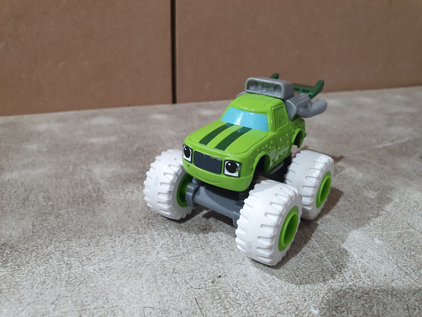 Fisher-Price Blaze & the Monster Machines Monster Engine Pickle camion pressofuso