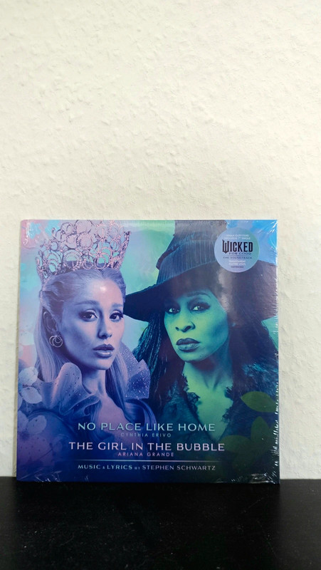 Wicked – No Place Like Home / The Girl In The Bubble
Cynthia Erivo / Ariana Grande