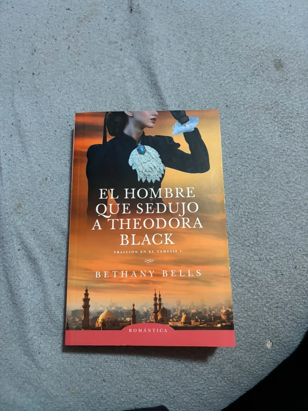 El hombre que sedujo a theodora black