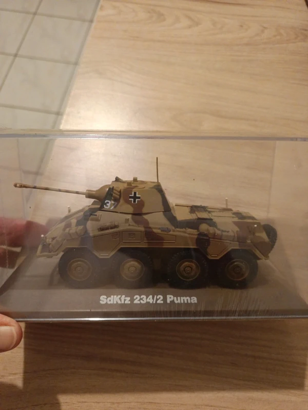 Véhicule militaire miniature