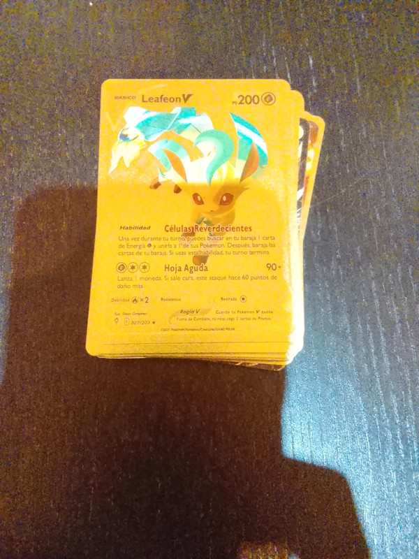 Lote 33 cartas doradas blandas de pokemon