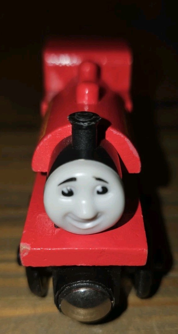 Thomas & Friends Wooden Railway Train Tank Engine - Skarloey - GUC - 2003 - Red