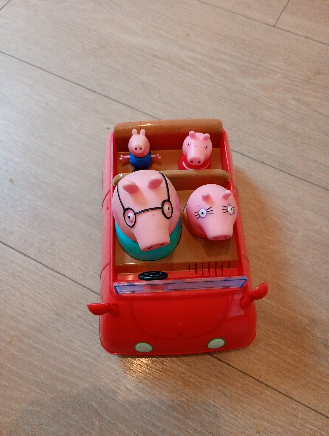 Peppa Pig Family Push-Along Car With Four Figures One Removable